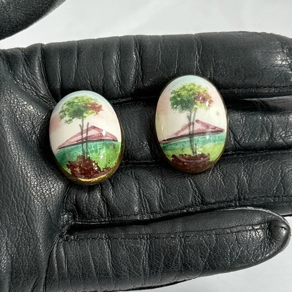 Vintage Satsuma Clip-On Earrings, Handpainted Mountain Scape Porcelaine Earrings - Picture 2 of 9